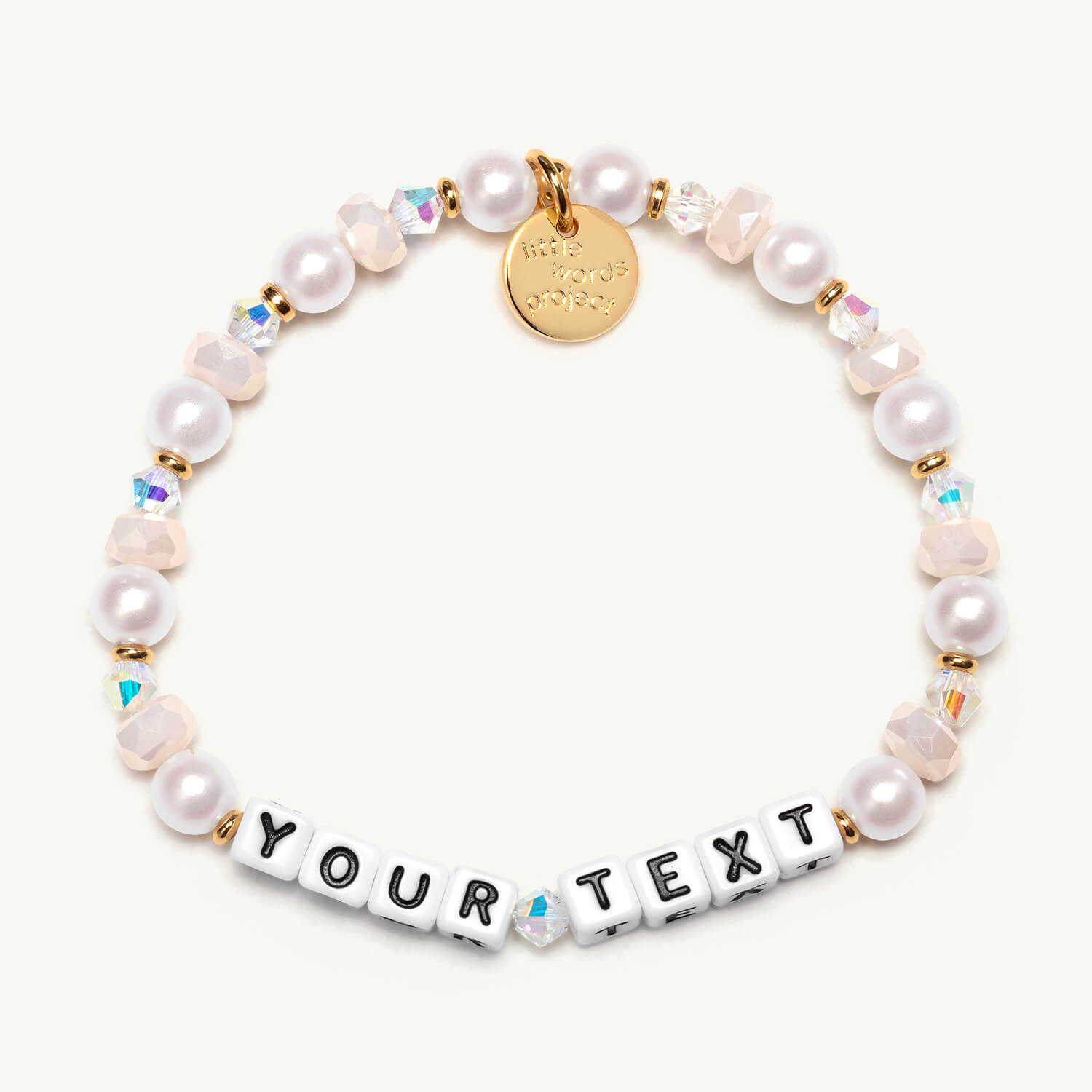 Pearl bracelet with customizable text charm on a white background