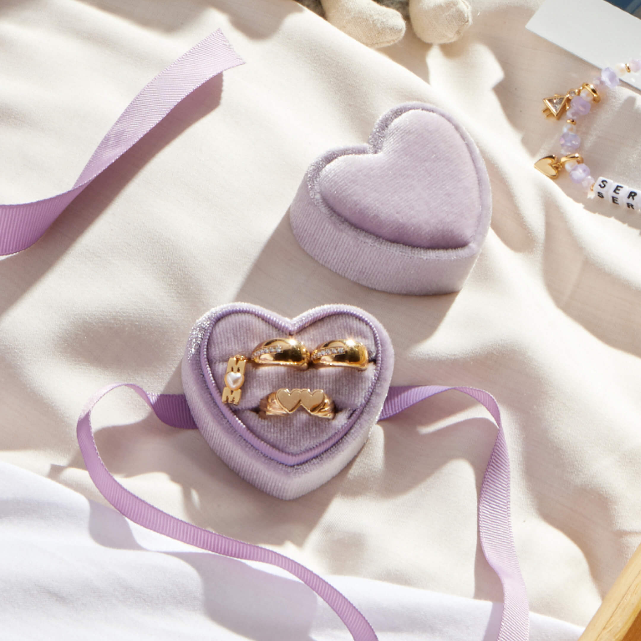 Ring & Earrings Gift Box with Rings and Charm