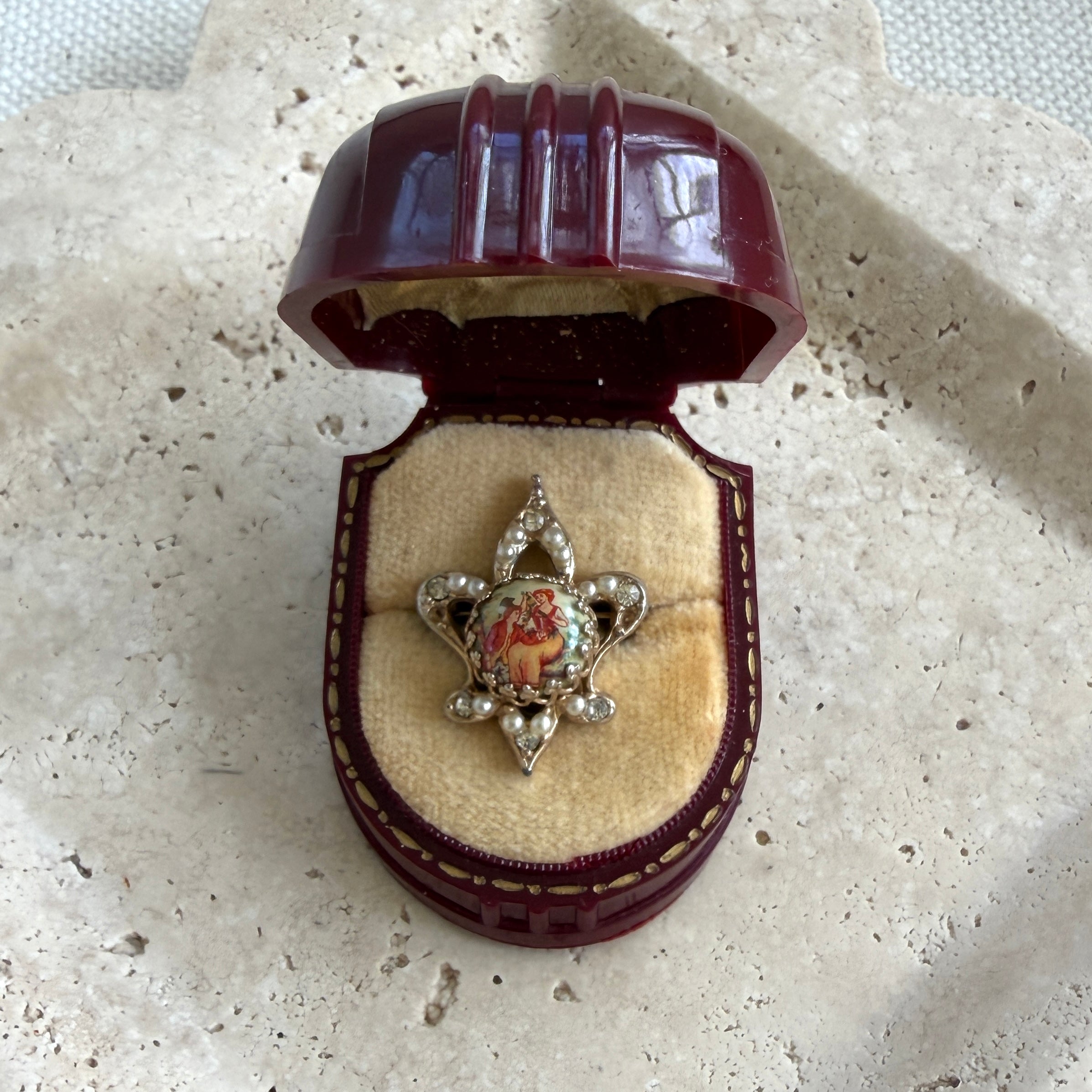 Limoges-Style Courting Couple Fleur-de-Lis Brooch