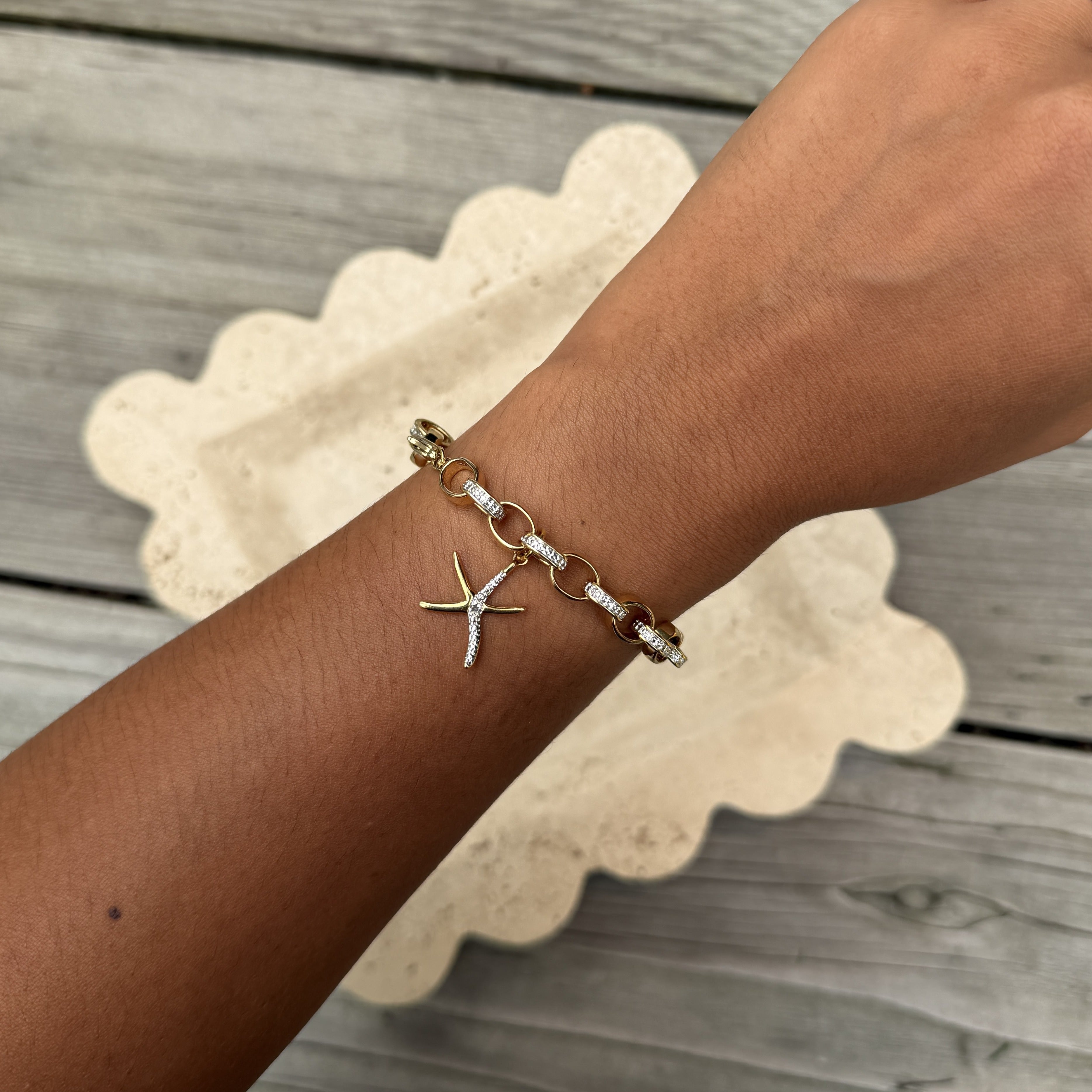 1980's Starfish Charm Paper Chain Bracelet