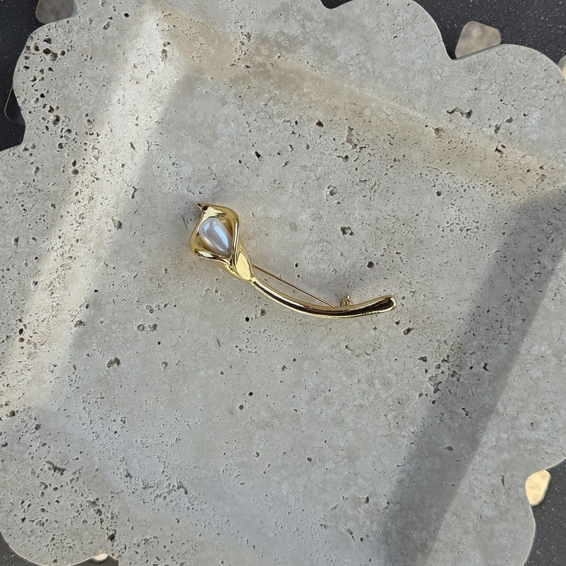 Gold Calla Lily Pearl Pin